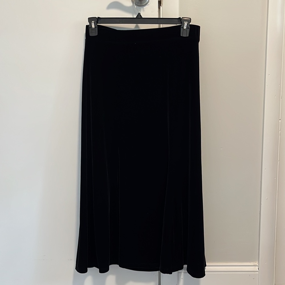Susan graver size medium velvet skirt